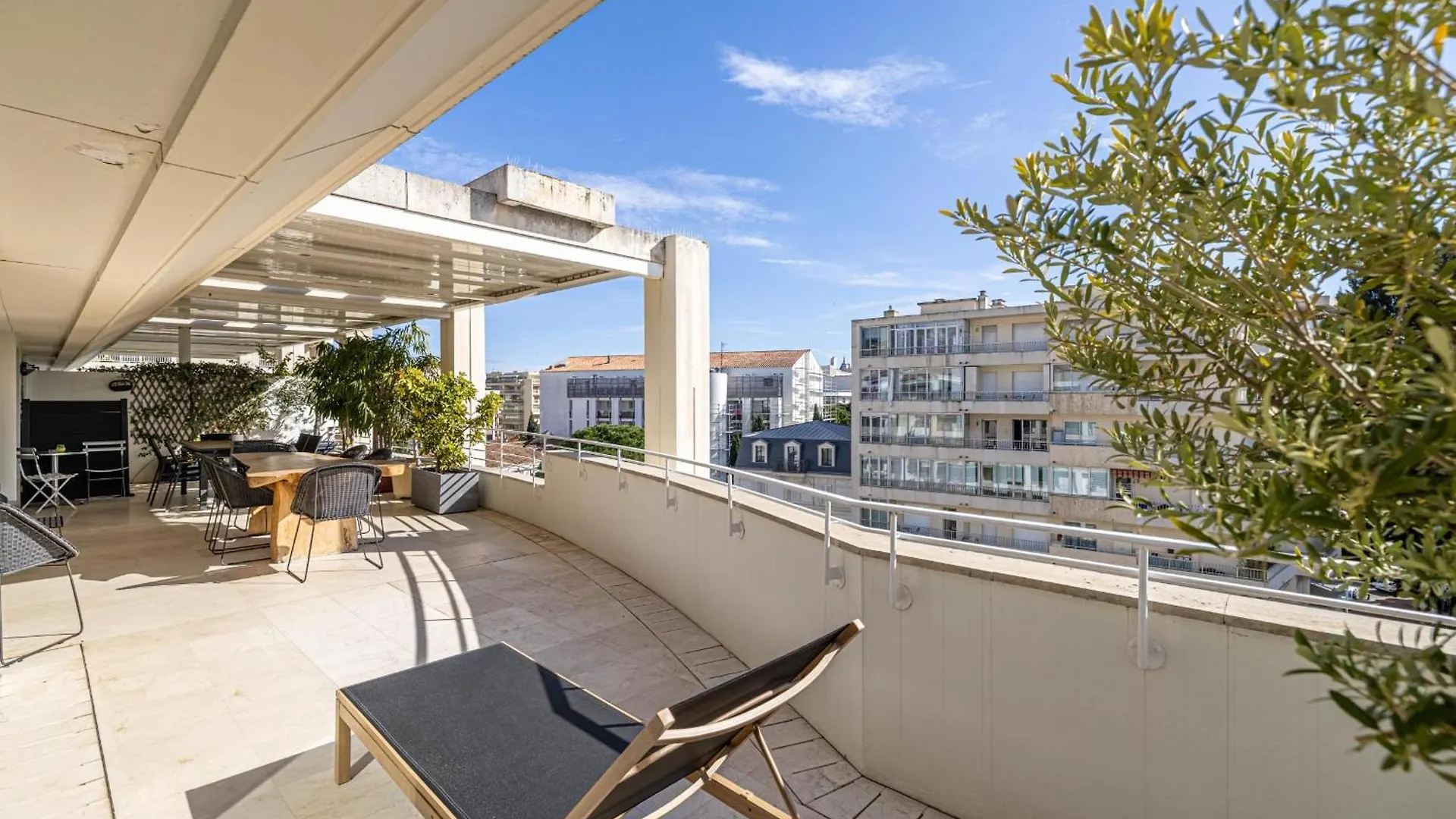 Ref 823 - Cannes Center - Duplex Apartment For Rent
